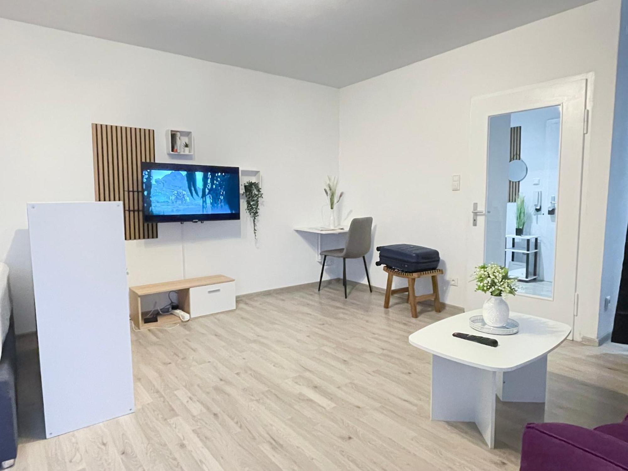 Perfekte 1,5 Wohnung Zentral In Leonberg Gegenueber Einkaufzentrum 외부 사진